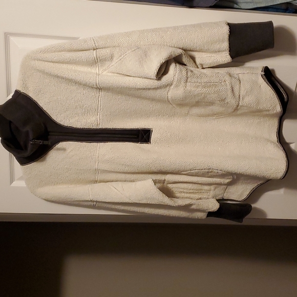 Mountain Dreamin' Reversible Fleece - Picture 5 of 10